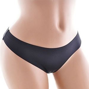 Women’s No Show Seamless Black Thong
